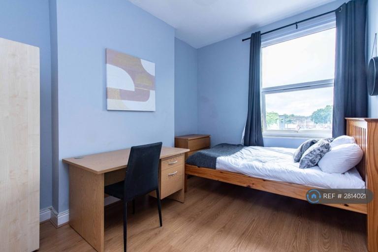 1 bedroom in Noel St, Nottingham, NG7 (#2814021)