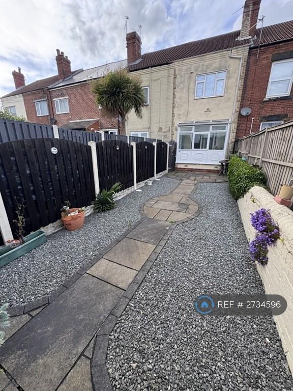 3 bedroom house in Oldgate Lane, Rotherham, S65 (3 bed) (#2734596)