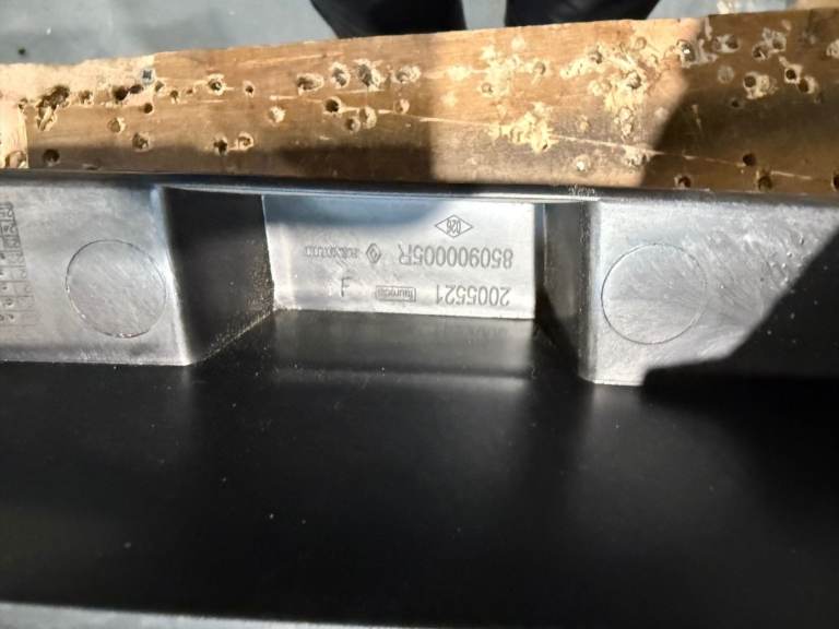 Movano / Master Rear Bumper cover / reinforcement bar - 850220011R