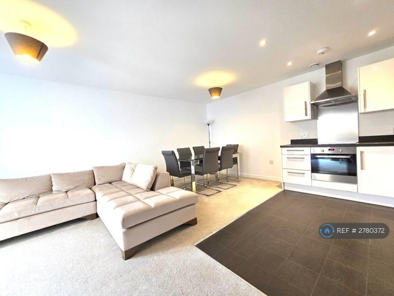 2 bedroom flat in Saxon House, Belvedere, DA17 (2 bed) (#2780372)