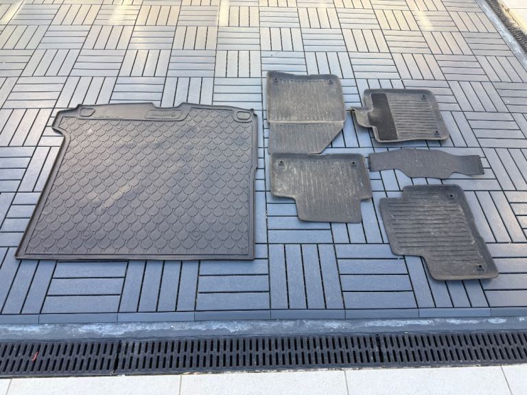Volvo V60 Rubber Floor Mats (Full Set) & Boot liner for MK2