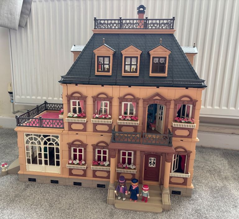 Playmobil Victorian Mansion Dollhouse - Good Condition