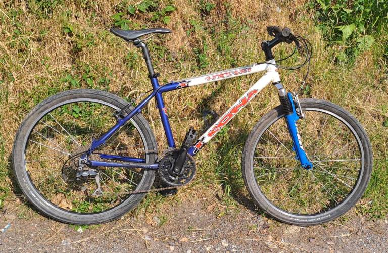 Kona Cinder aluminium frame bike 