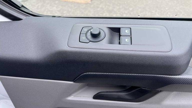 2024 Ford Transit Custom 2.5 PHEV 232ps H1 Van Trend Auto Van Plug-In Hy Automatic