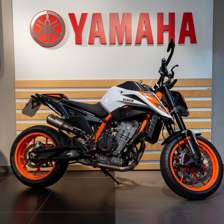 KTM 890 DUKE R 21