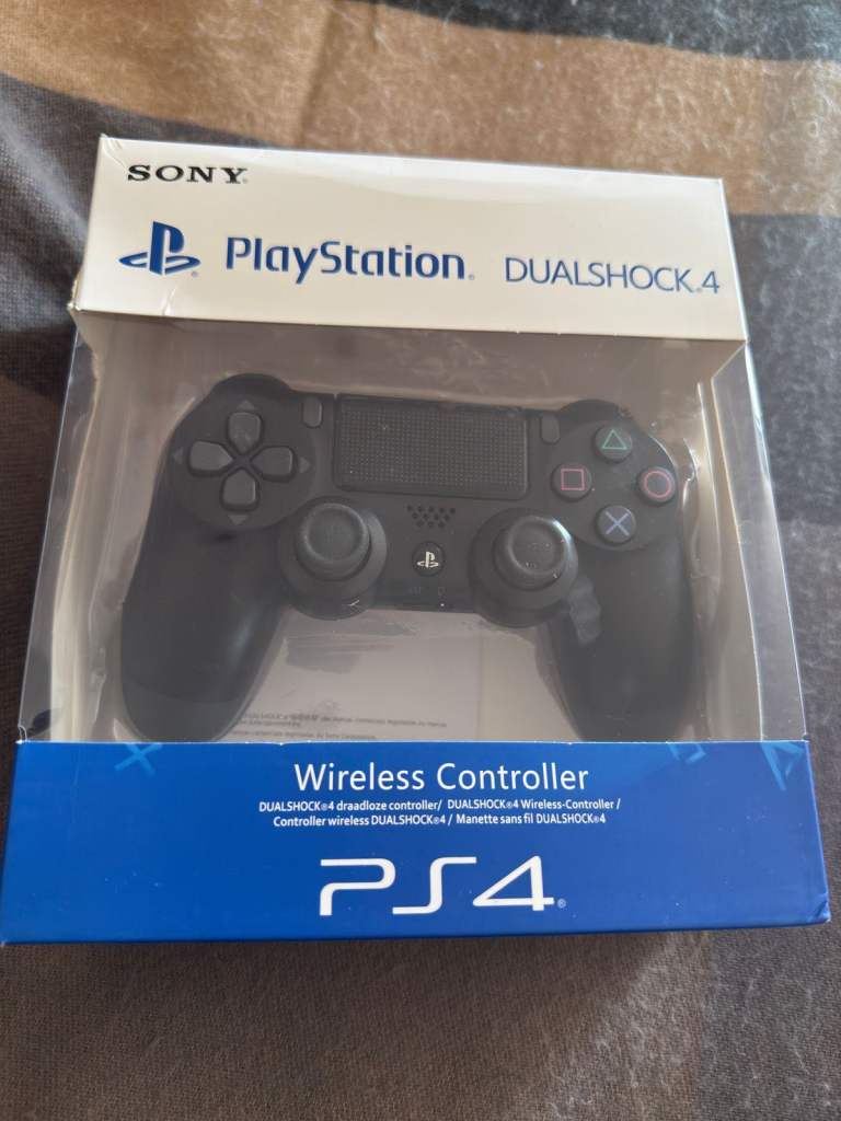 PS4 controller 