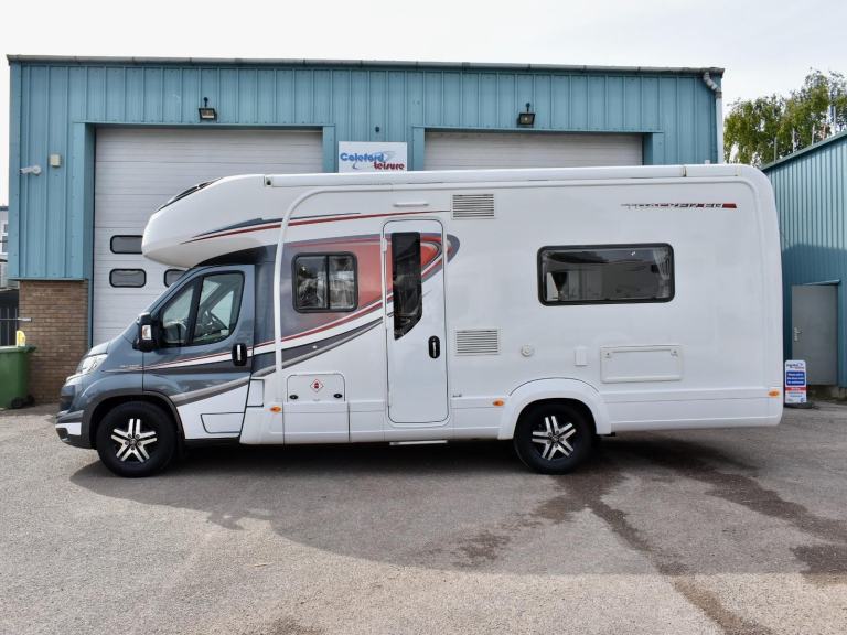 Auto-Trail Tracker EB  DIESEL MANUAL 2019/19