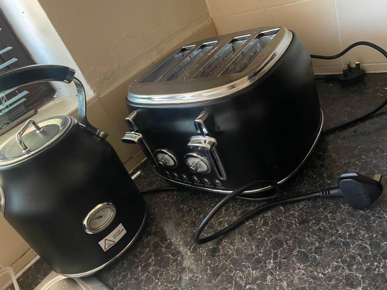 Black Toaster, Good Condition