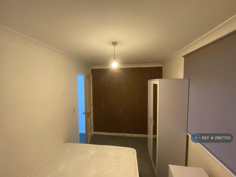 1 bedroom in Albany Gardens, Colchester, CO2 (#2987750)