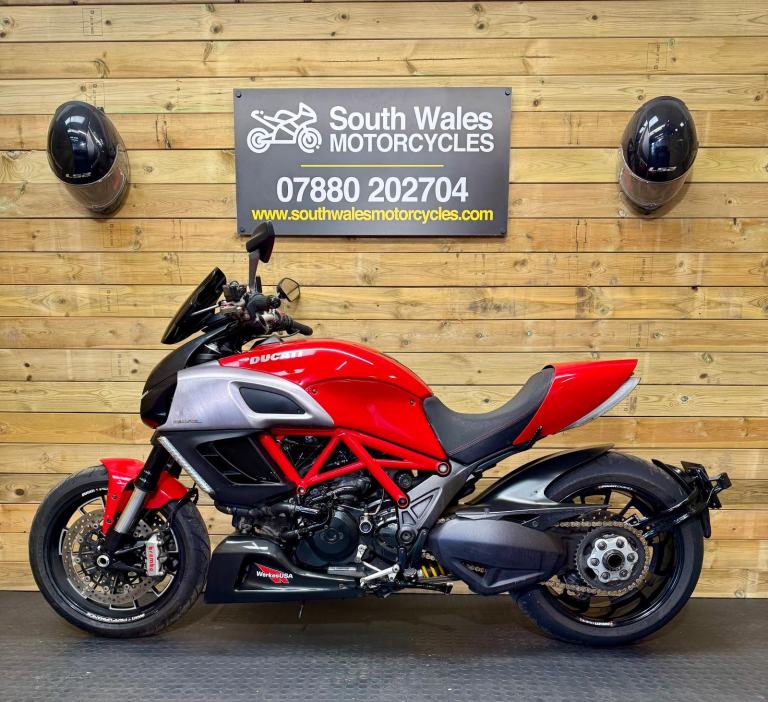 Ducati Diavel 1200cc : 2011 model : covered 27.7k miles 