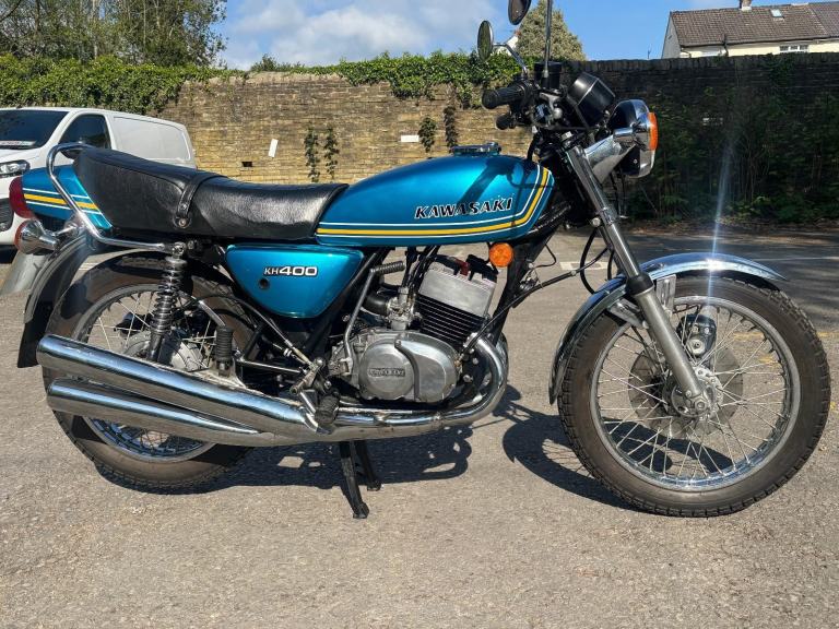 KAWASAKI KH400 TRIPLE FULLY RESTORED BIKE