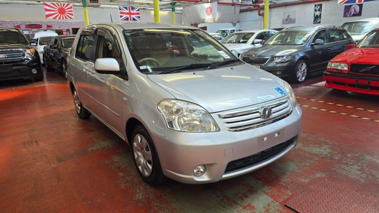 2010 Toyota Raum 1.5 Auto lift mobility chair  Petrol Automatic