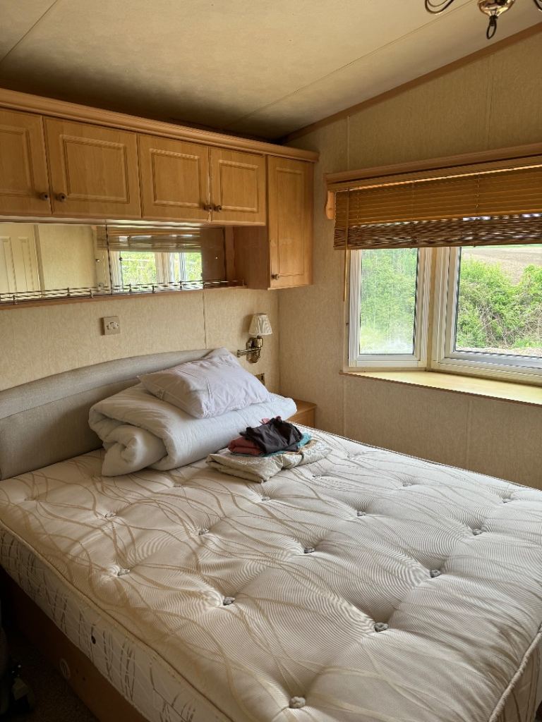 STATIC CARAVAN TO RENT £800