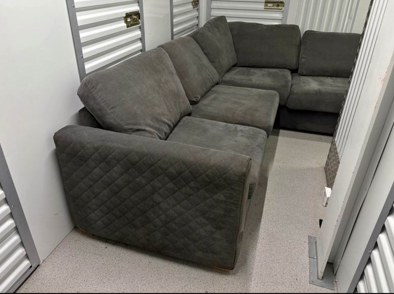 Grey L-Shape Corner Sofa – Excellent Condition – Can Deliver