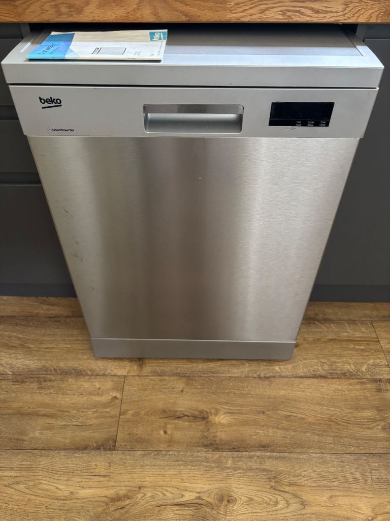 Beko Dishwasher Freestanding Silver - read description 