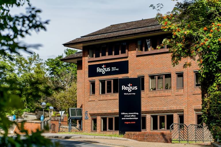 Tunbridge Wells - TN1 1DJ \ Private Office for 2 Workstations