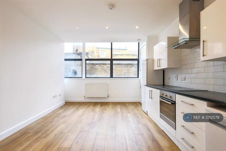 2 bedroom flat in White Church Passage, London, E1 (2 bed) (#2712579)