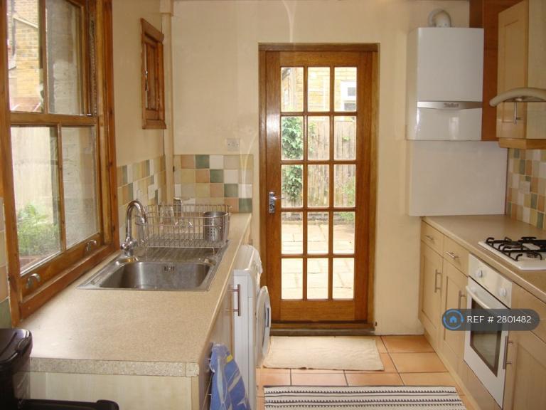 3 bedroom house in Morley Avenue, London, N22 (3 bed) (#2801482)