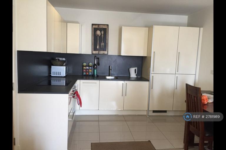 2 bedroom flat in Union Lane, Isleworth, TW7 (2 bed) (#2781989)