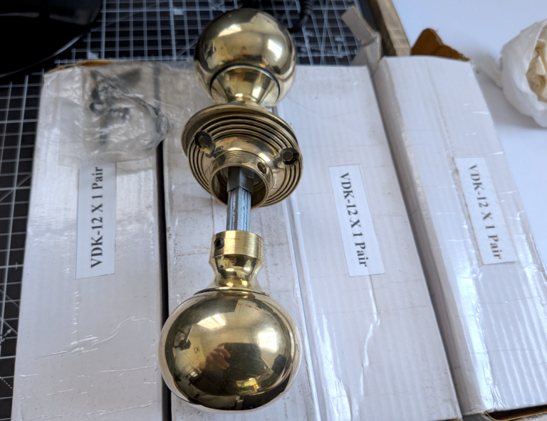SOLID BRASS VICTORIAN DOOR HANDLES - SET OF 4 PAIRS - NEW