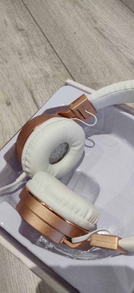 Headphones Promise by Jennifer Lopez
