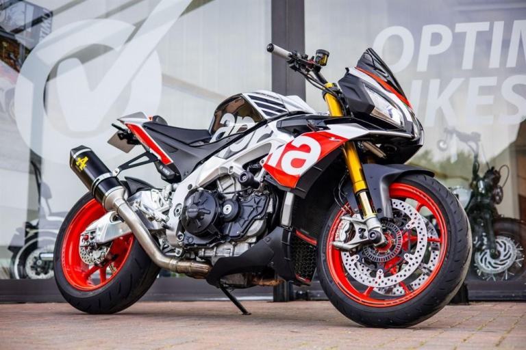 Aprilia Tuono 1100 V4 FACTORY ! LOADED SPEC ! ARROW ! STUNNING