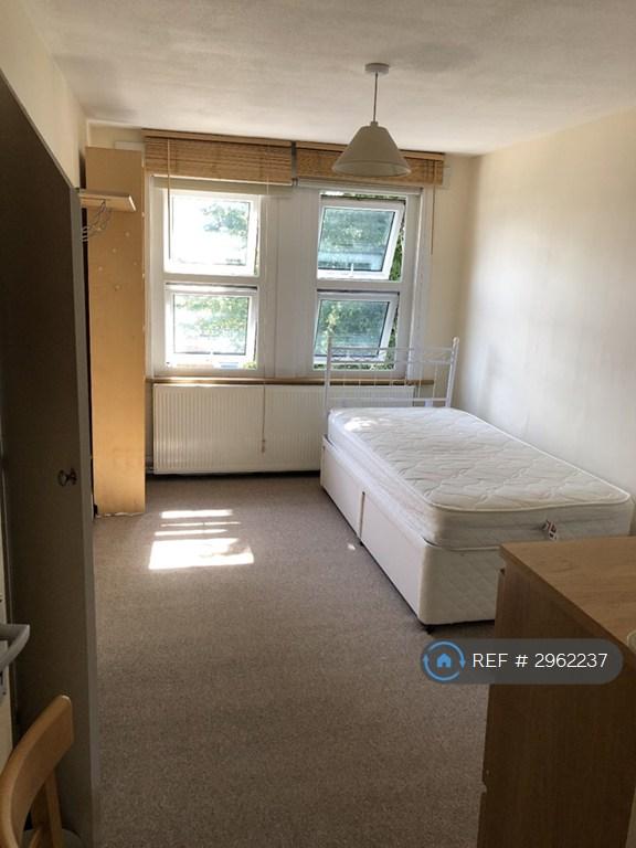 1 bedroom in Cyprus Road, London, N3 (#2962237)