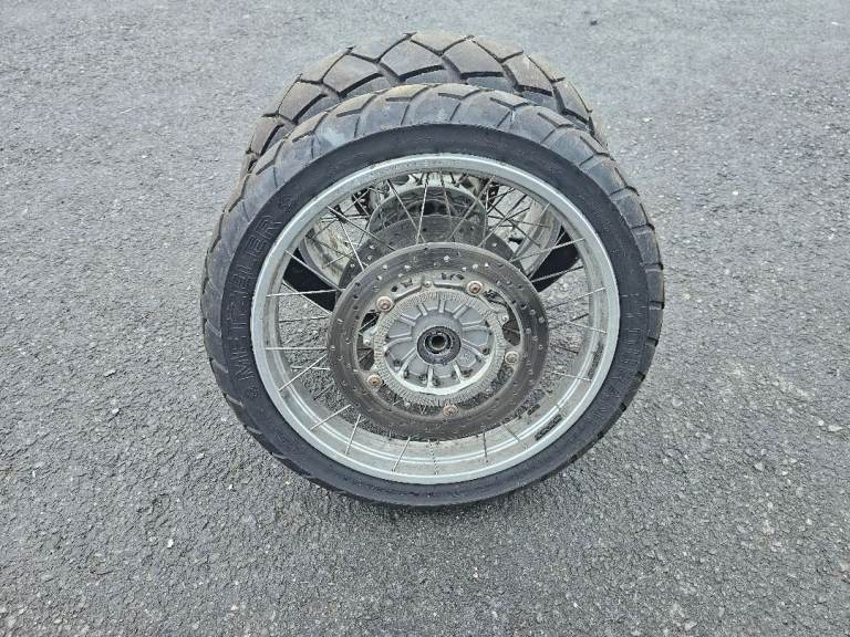 BMW R1150GS  spoked wheels