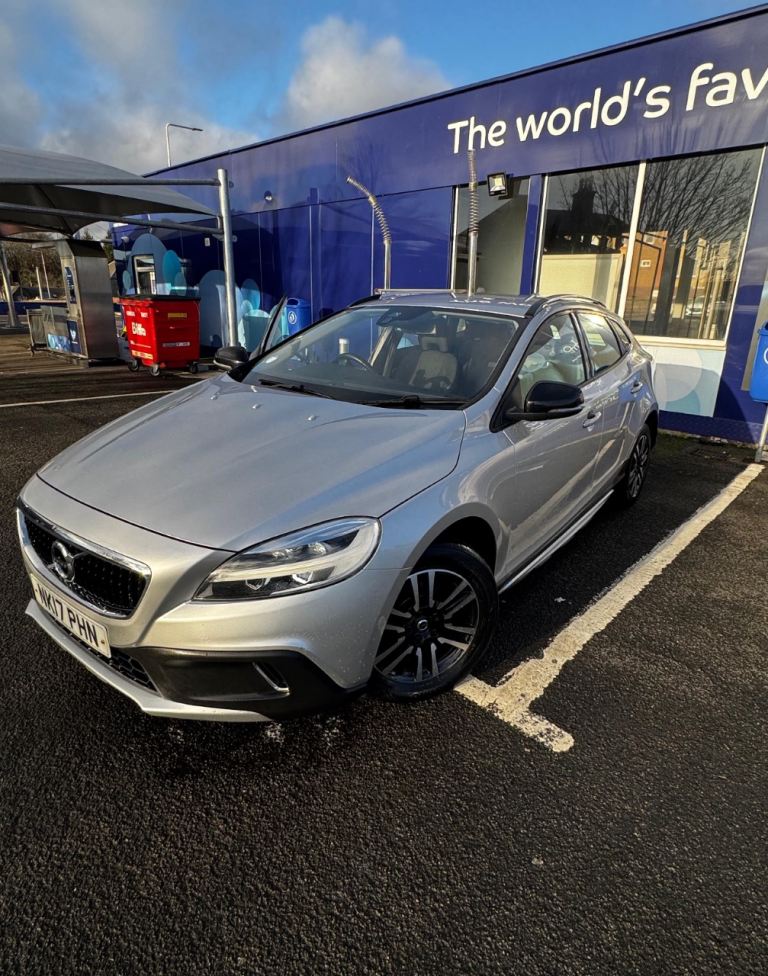 Volvo, V40, Hatchback, 2017, Manual, 1969 (cc), 5 doors