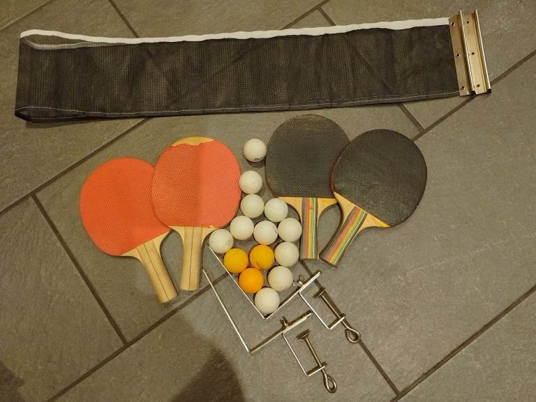 Table tennis net, 4 Bats and 14 balls