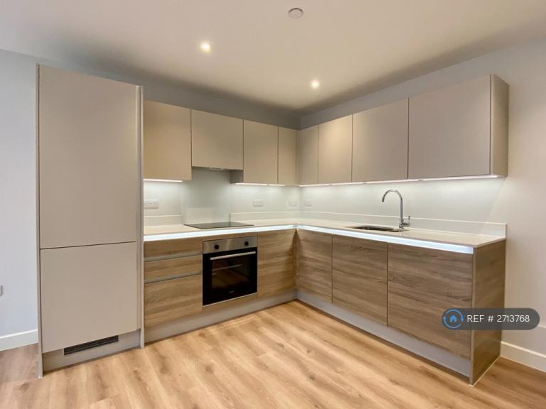 1 bedroom flat in Christchurch Road, Bournemouth, BH1 (1 bed) (#2713768)