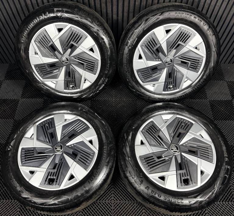 18'' GENUINE SKODA KODIAQ ALLOY WHEELS TYRES PLASTIC INSERTS MK2