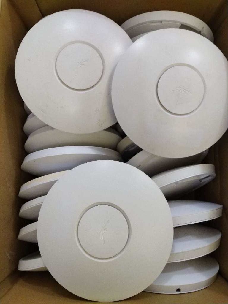 LOT OF 250+ UBIQUITI UNIFI ACCESS POINTS & 210+ 24V POE INJECTORS, FOR EBAY RESELLERS/EXPORTERS