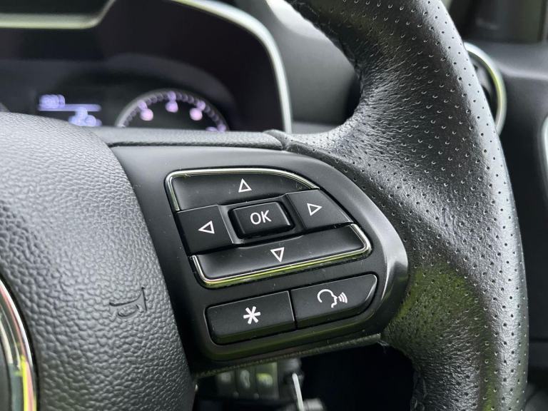 2018 MG/ MGF ZS 1.5 106PS 5 Speed VTi-TECH Excite Euro 6 (s/s) 5dr Red LOW MLS