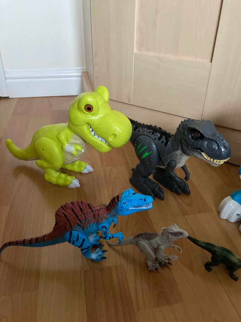 7 x Various Dinosaurs
