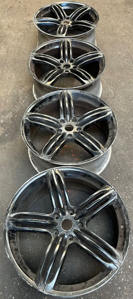 22” Audi Segment Style Alloy Wheels: 5x130
