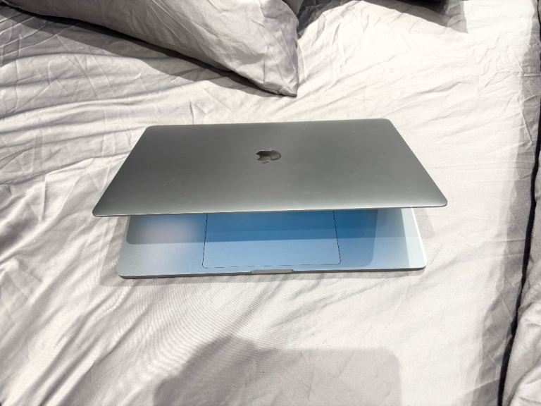CAN DELIVER,ONLY BEEN USED FEW TIMES, BATTERY CYCLE JUST 80,MACBOOK PRO 2019 16” LAPTOP,I7,16GB RAM 