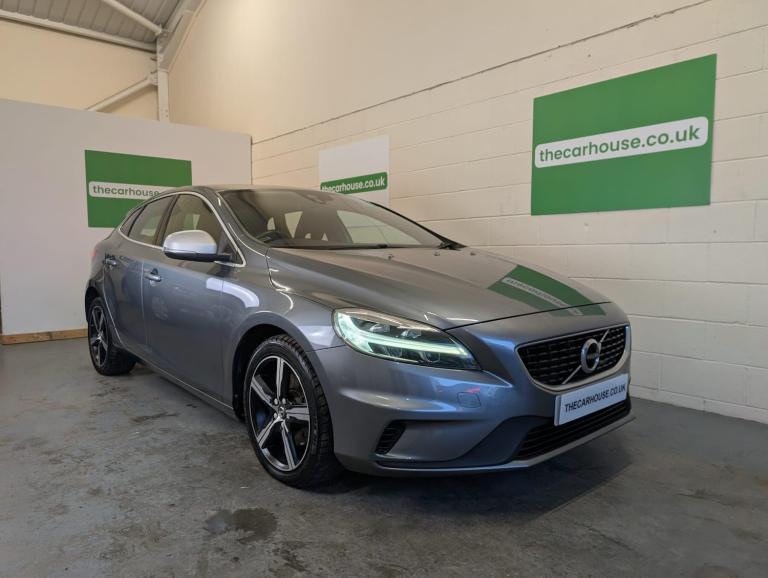 2019 Volvo V40 2.0 T2 GPF R-Design Nav Plus Euro 6 (s/s) 5dr HATCHBACK Petrol Manual
