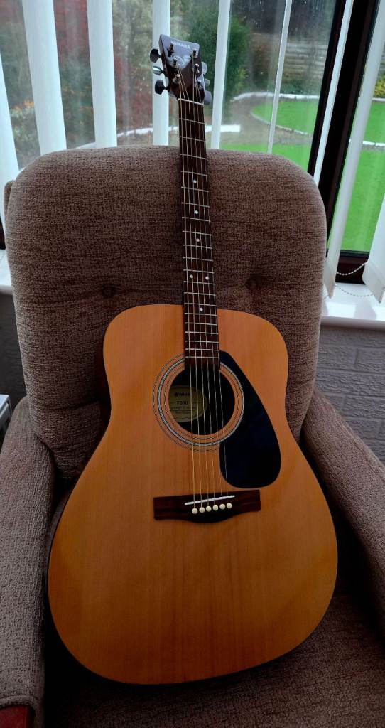 Yamaha acoustic guitar 