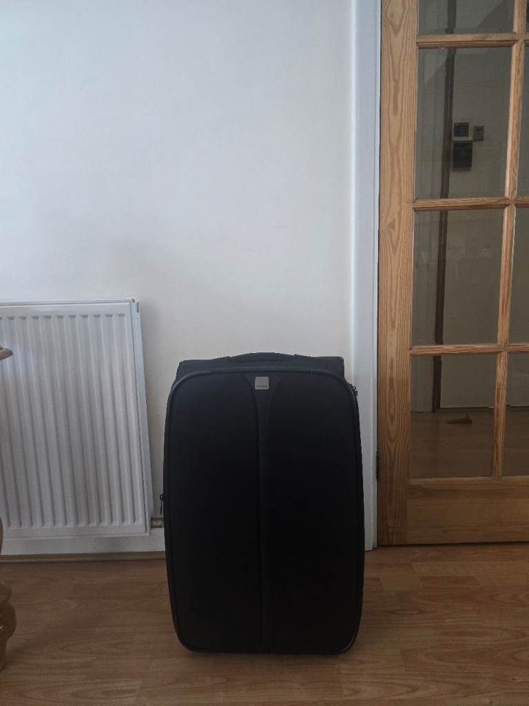 Tripp Medium Soft Suitcase Black