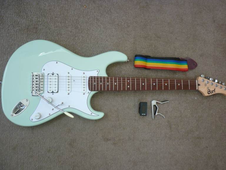 Stratocaster, case, small amp