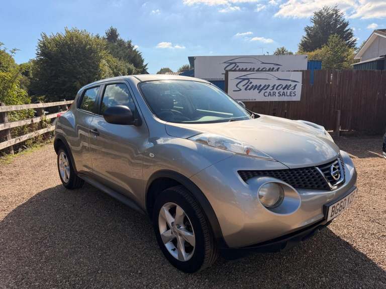 NISSAN JUKE 1.6 Visia Euro 5 5dr (silver) 2010