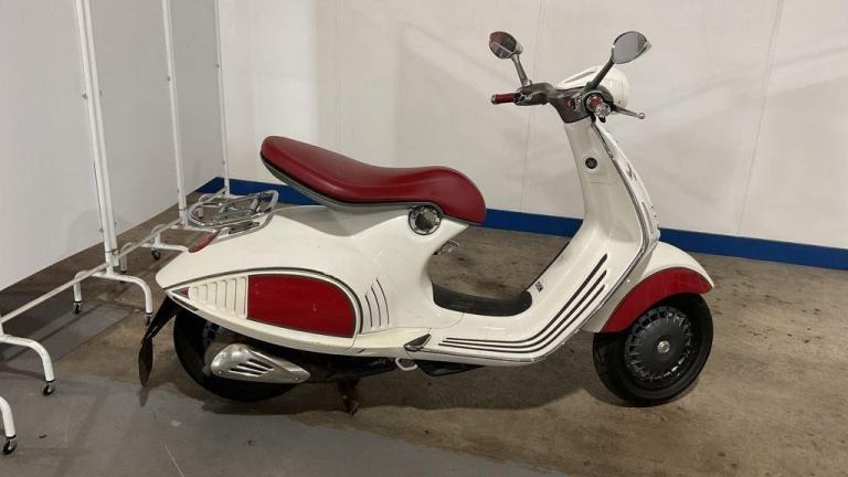 2013 63 PIAGGIO VESPA 946 MODEL 125cc RARE limited edition 946 model