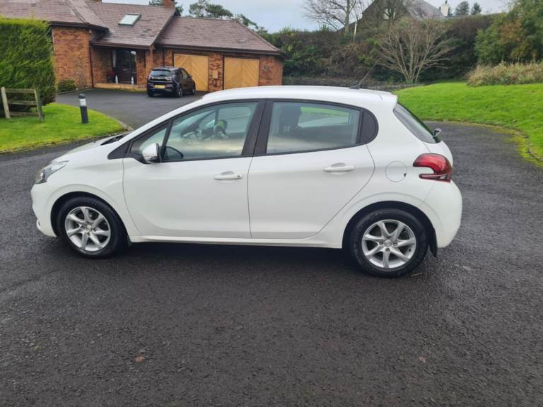 2016 Peugeot 2008 1.6 Hdi Active....GREAT FIRST TIME CAR 