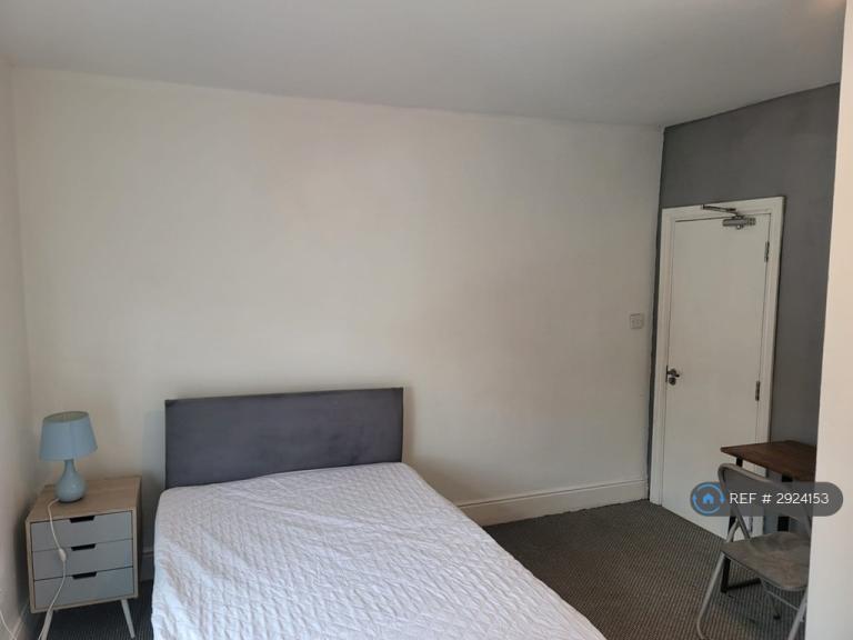 1 bedroom in Stewart St, Nuneaton, CV11 (#2924153)