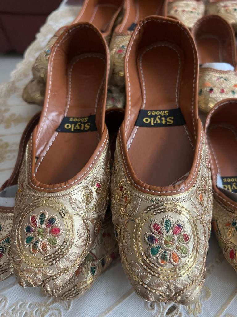 Asian baby girls Khussa shoes for girls 1-5 year fixed price 