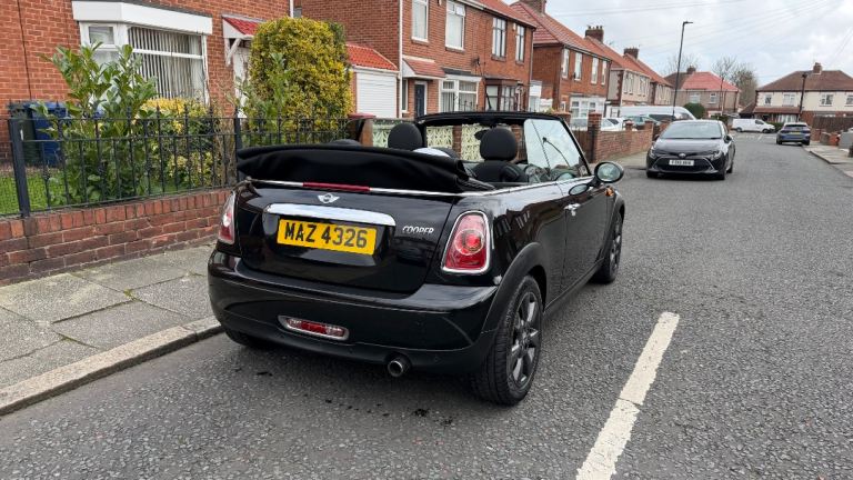 Mini, CONVERTIBLE, Convertible, 2011, Manual, 1598 (cc), 2 doors