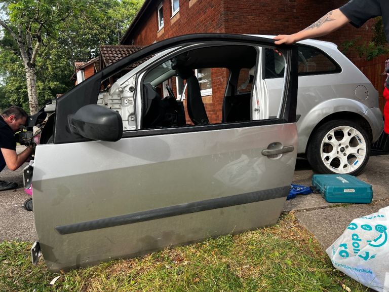 passenger car door ford fiesta 2006