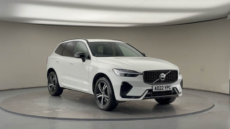 2022 Volvo XC60 Plus Dark B5 (250 hp) SUV Petrol/Electric Hybrid Automatic