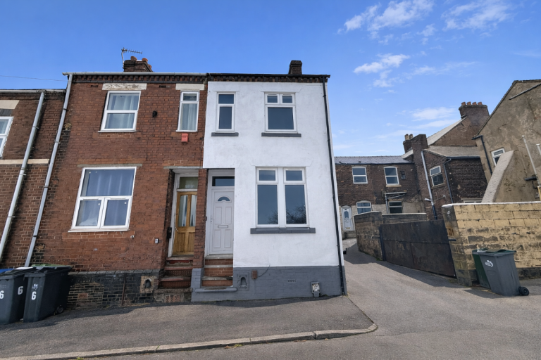 2 bedroom house in Riley Street South, Burslem , Stoke-on-Trent, ST6 4BG